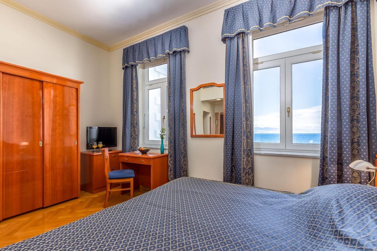 Hotel Galeb Opatija Luaran gambar