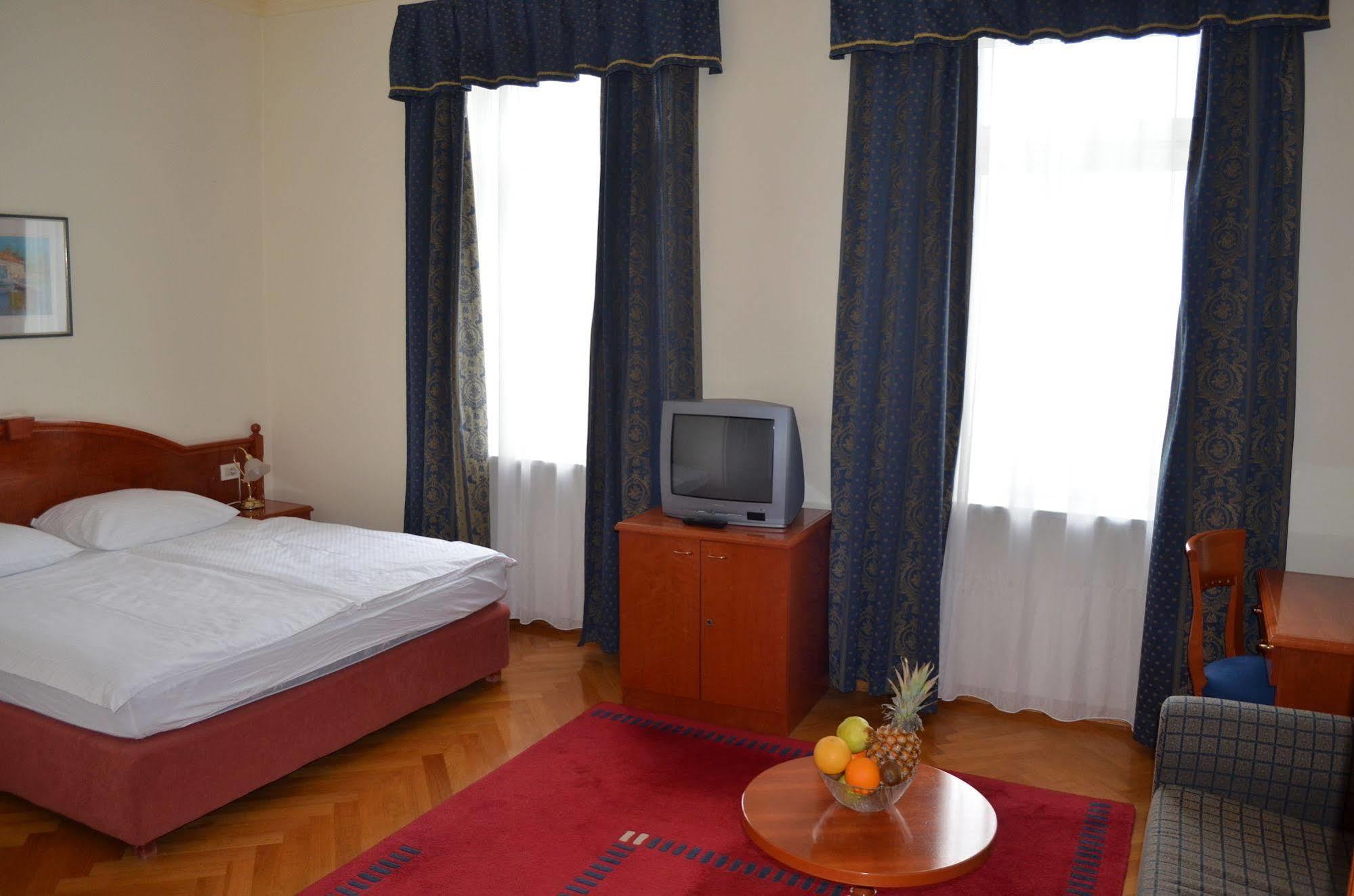 Hotel Galeb Opatija Luaran gambar