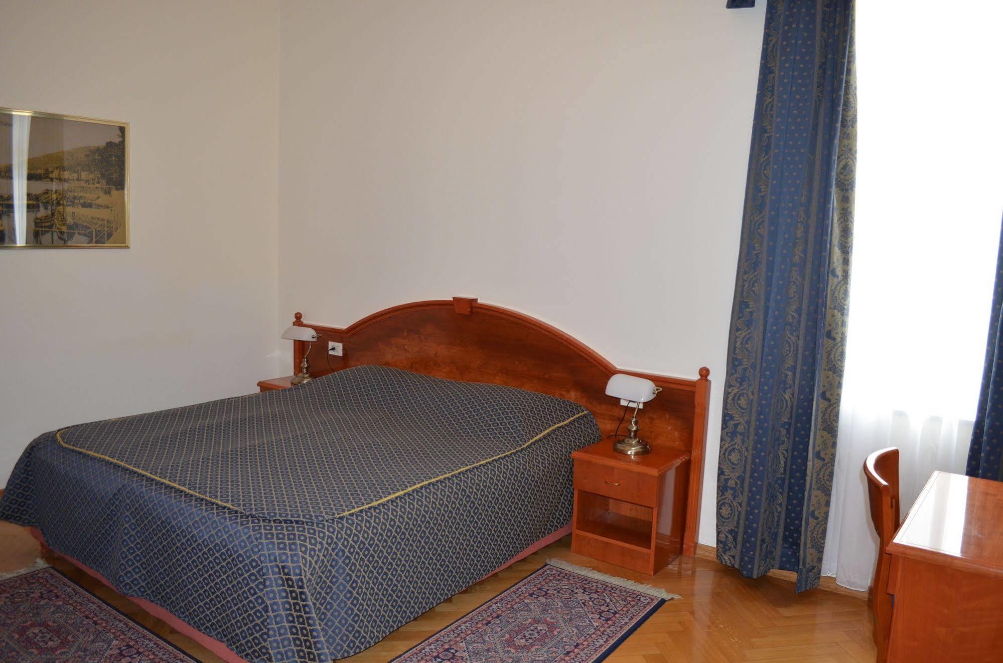 Hotel Galeb Opatija Luaran gambar