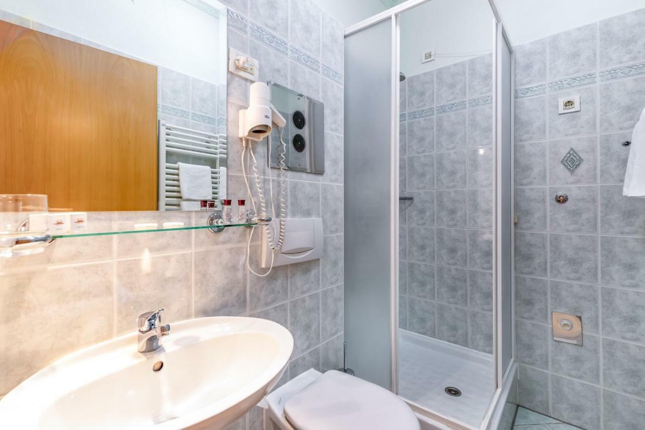 Hotel Galeb Opatija Luaran gambar