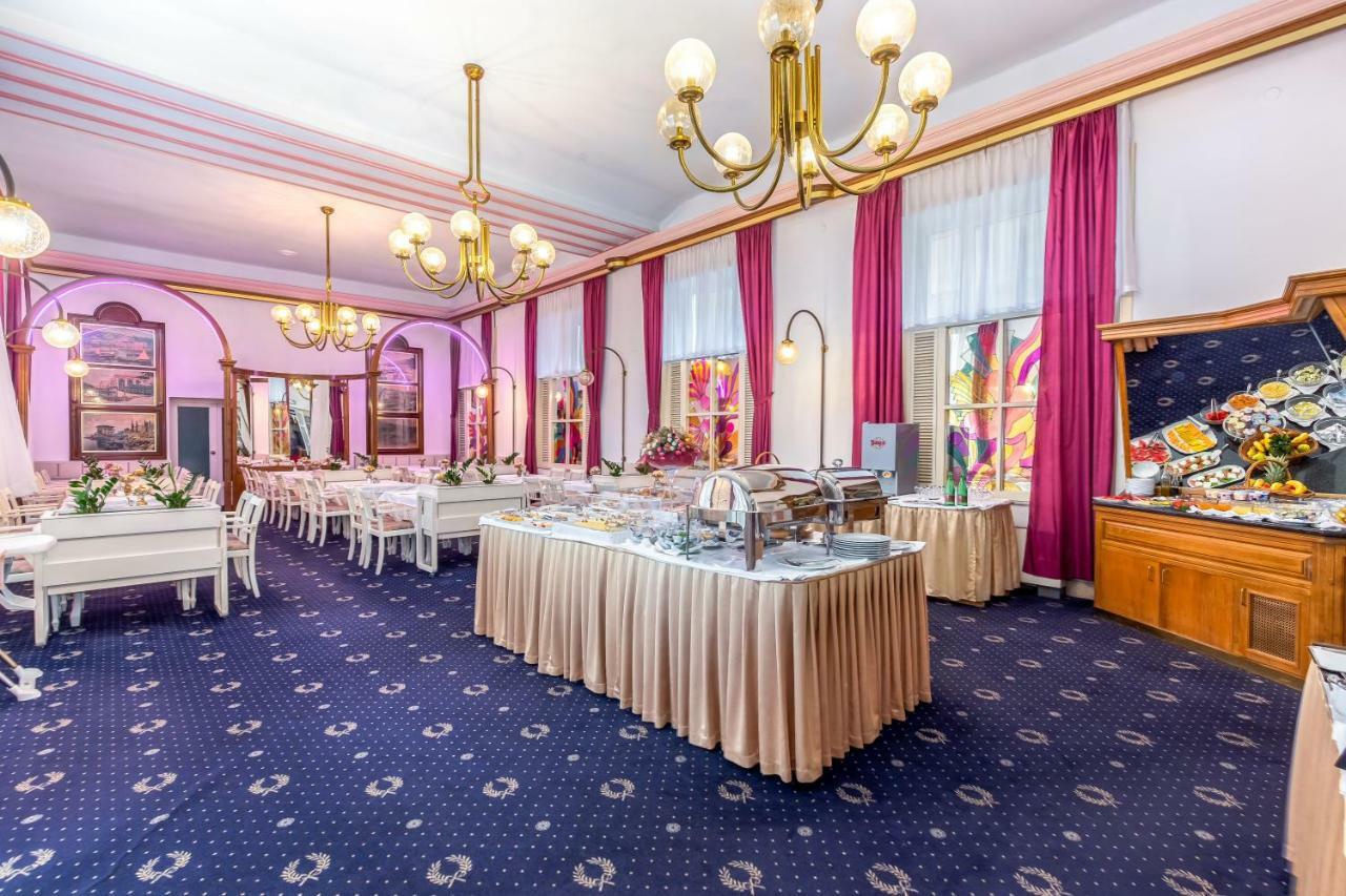 Hotel Galeb Opatija Luaran gambar