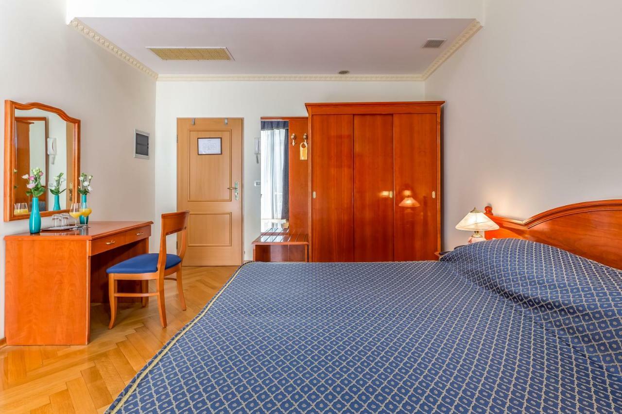 Hotel Galeb Opatija Luaran gambar