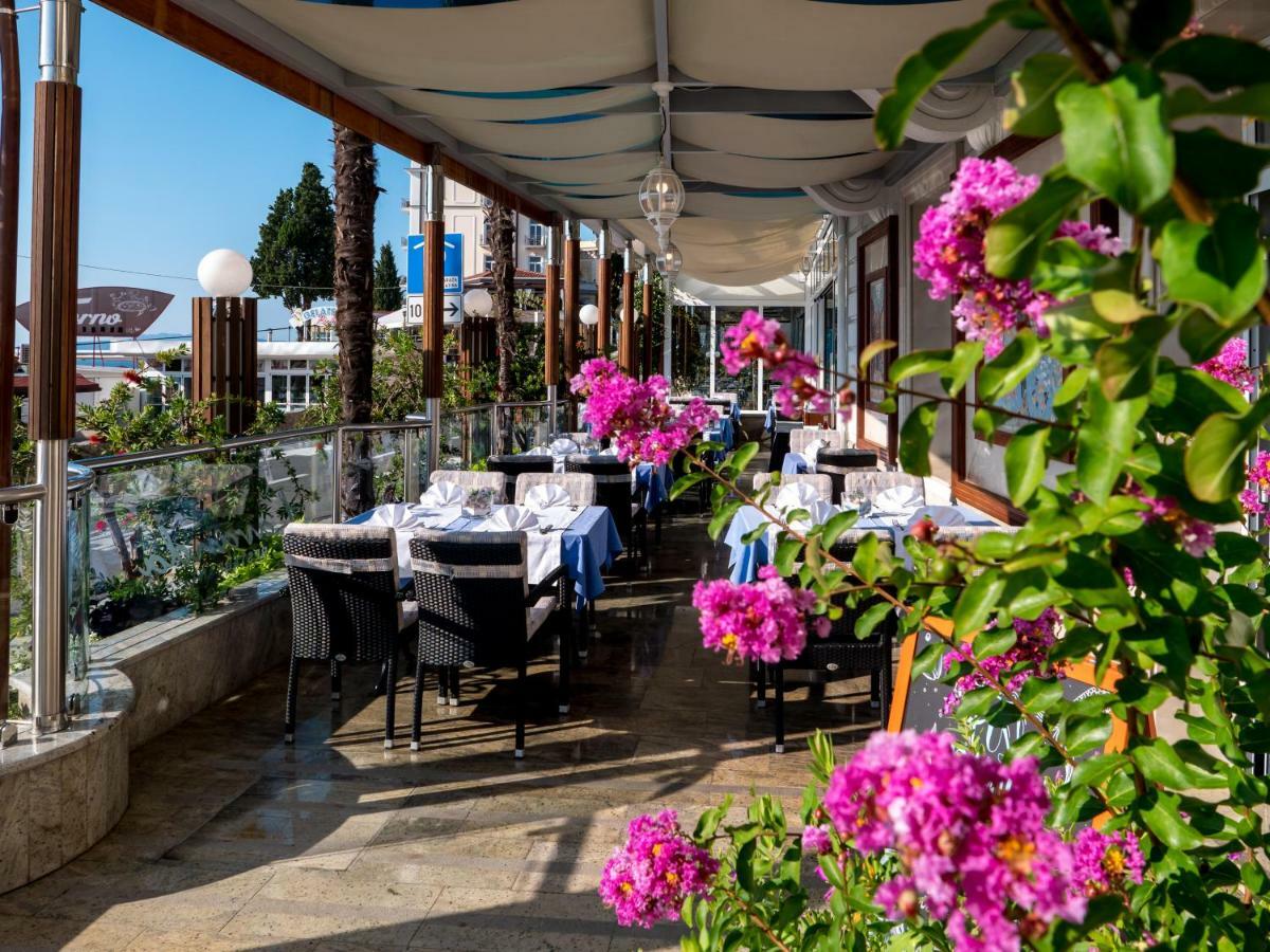 Hotel Galeb Opatija Luaran gambar